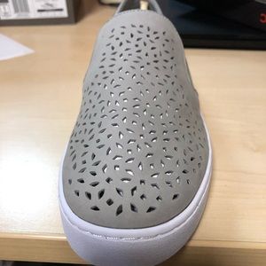 Beautiful and stylish slip-on tennis shoes 👟